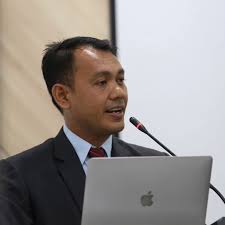 Foto Dr. Sehat Ihsan Shadiqin, M.Ag